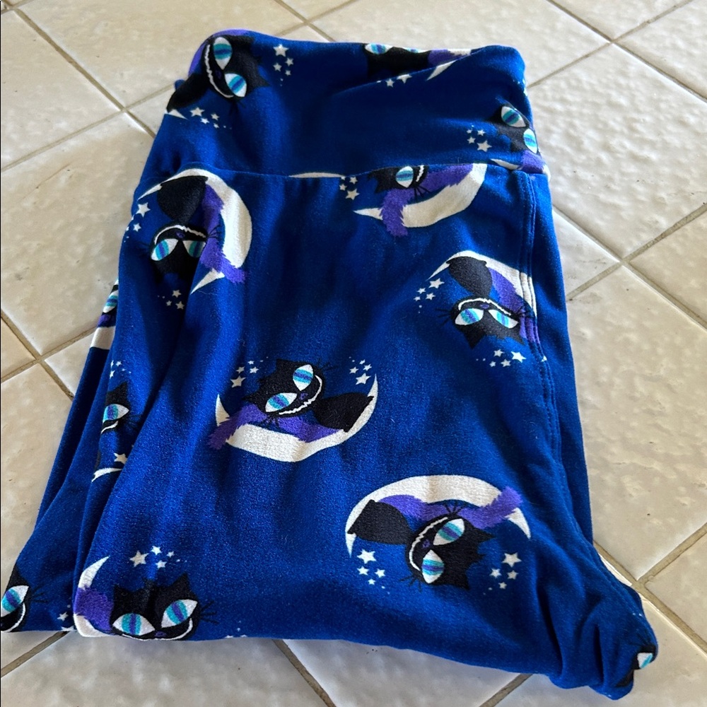 Lularoe Assorted Patterned Leggings - Red, Blue, … - image 3